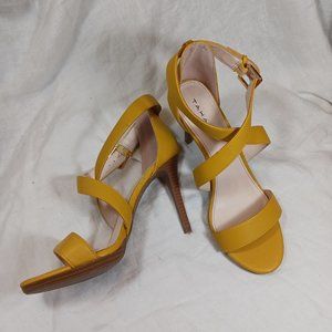 Tahari Desiray Strappy Stiletto Heels Yellow Size 9